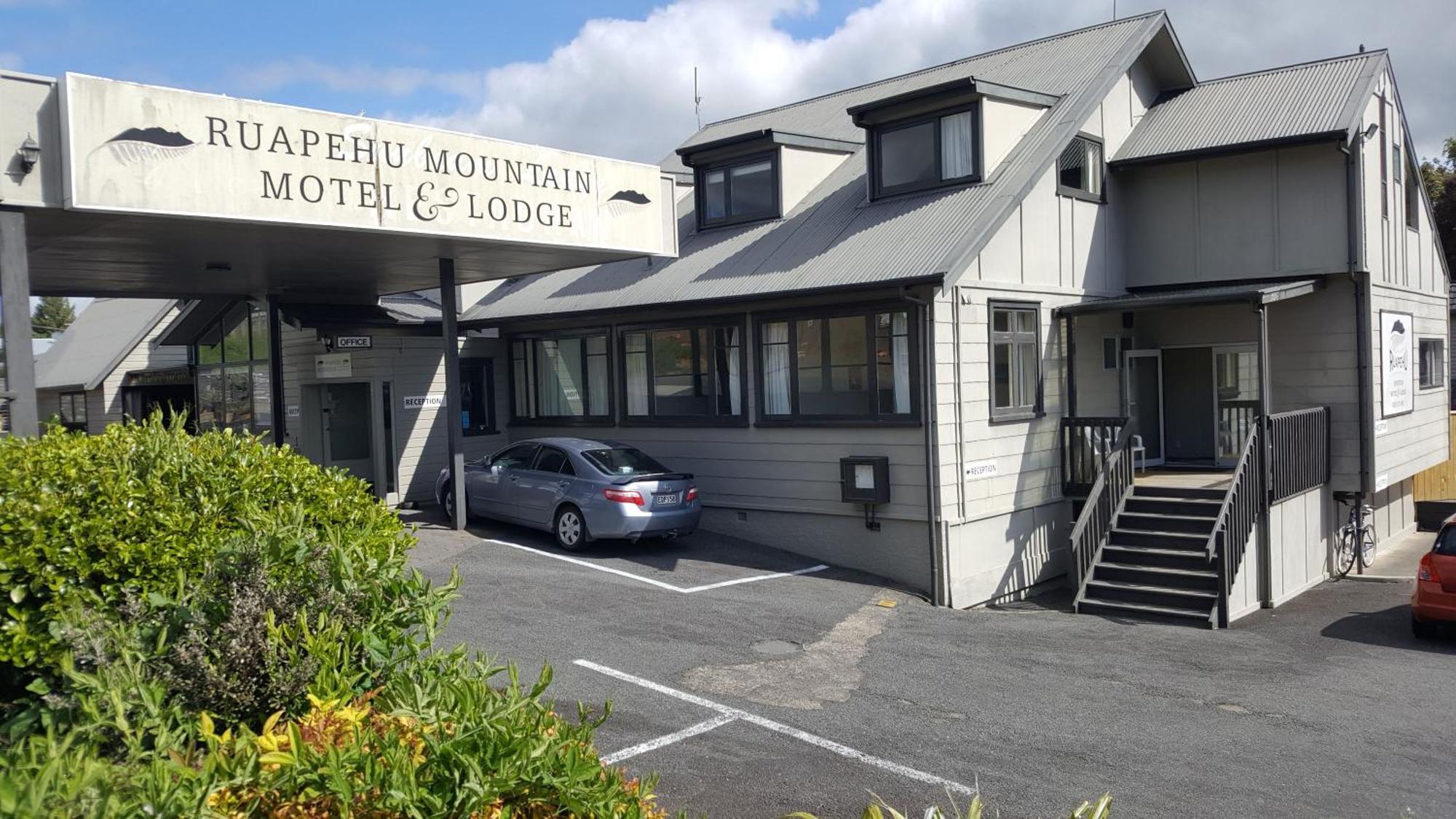 Ruapehu Mountain Motel & Lodge Охакун Екстериор снимка